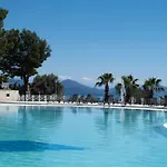 X Life 15 - Adult 4*