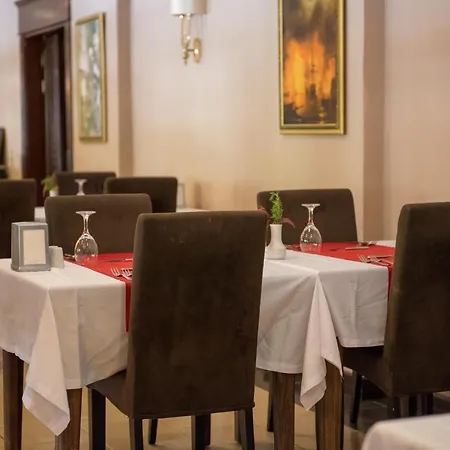 Hotel X Life 15 - Adult