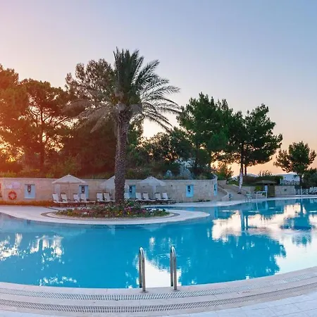 X Life 15 - Adult Hotel