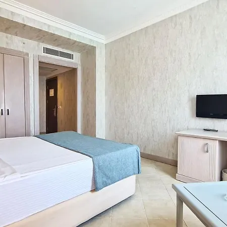 Szálloda X Life 15 - Adult