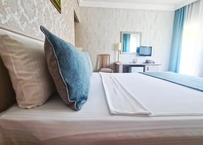 X Life 15 - Adult 4* Sarıgerme