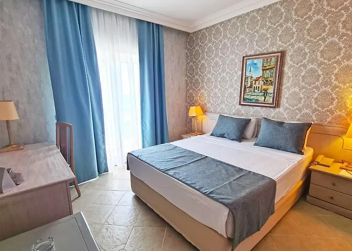 Hotel X Life 15 - Adult