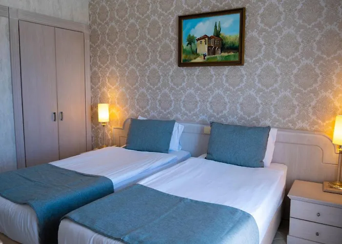 X Life 15 - Adult 4* Sarıgerme